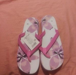 New lady flip flop by cups size 9